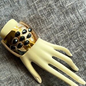 Cuff bracelet gold & black acrylic stones